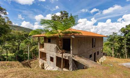 Casa em construção com 4 quartos no Quebra Frascos, Teresópolis
