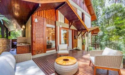 Casa com 5 quartos em condomínio na Granja Guarani, Teresópolis.