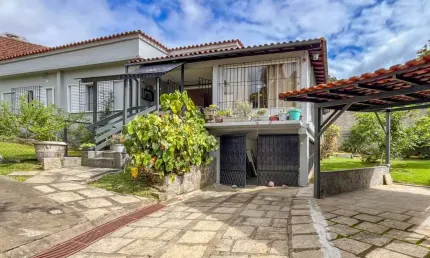 Casa de 3 quartos no bairro do golf, teresópolis -rj.