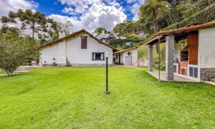Casa 3 quartos no condomínio Roseiral, Teresópolis.
