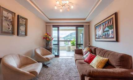 Cobertura duplex com 3 quartos no Alto, em Teresópolis.