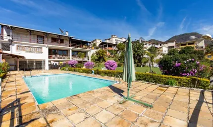 Casa com 4 quartos no bairro Jardim Cascata, em Teresópolis.