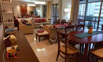 Apartamento à venda na região do Portal do Morumbi, 04  Dormitórios, 04 vagas, depósito.