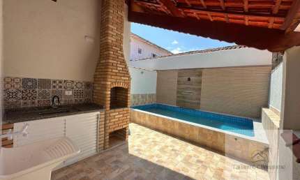 Casa à Venda em Vila Vera Cruz, Mongaguá/SP: 3 Dorms, 150m², R$599.900