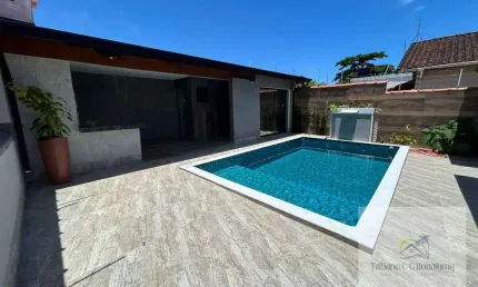 Casa à Venda em Satélite Itanhaém, 3 Dorms, 2 Suítes, 300m²