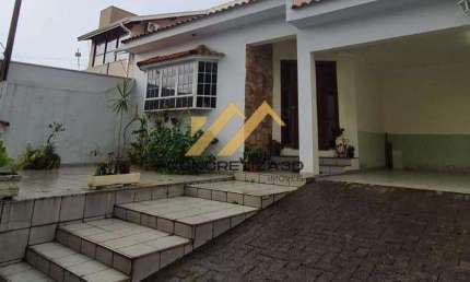 Casa à venda em Indaiatuba, Vila Suíça, com 3 quartos, com 270 m²