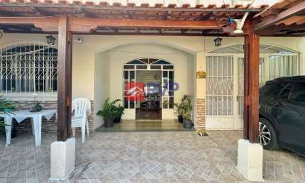 Casa com 4 quartos à venda na Vitório Perobely, 54, Benfica, Juiz de Fora por R$ 450.000