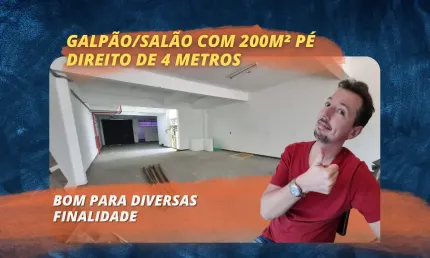 Galpão/salão com 200m² e pé direito alto, bom para diversas finalidades