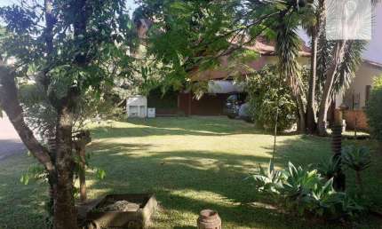 Casa com 4 dormitórios à venda, 400 m² por R$ 2.350.000 - Alphaville - SP