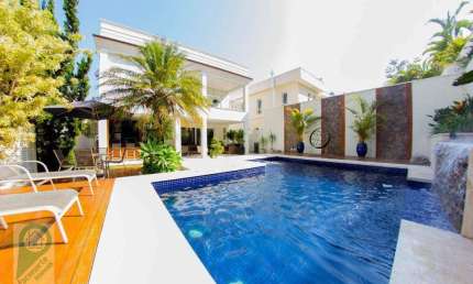 Casa Totalmente Mobiliada com 4 dormitórios à600 m²-  Alphaville - Santana de Parnaíba/SP