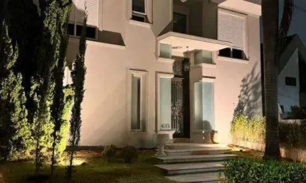 Casa estilo neoclássico 560 terreno 660 área construída, 5 suítes e elevador