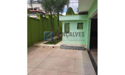 Casa com 3 quartos à venda na LUZERN, R, Taboão, São Bernardo do Campo, 240 m2 por R$ 850.000