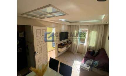 Casa com 2 quartos à venda na MIGUEL GALINDO NAVARRO, R, Jardim Araguaia, Mauá, 70 m2 por R$ 341.000