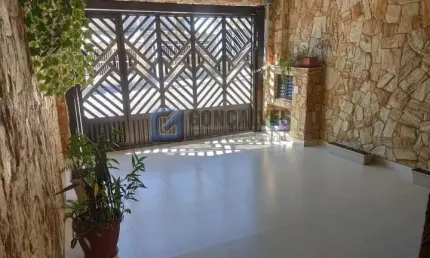 Casa com 3 quartos à venda na antonio angelo cuzziol, r, taboão, são bernardo do campo, 106 m2 por r$ 680.000