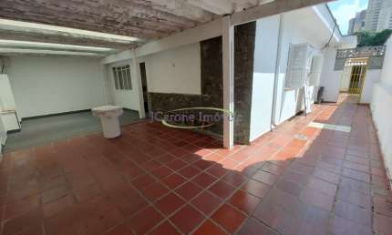 Casa térrea para venda / locação com 300m² de área total em ótima localização na Vila Mariana em São Paulo / SP