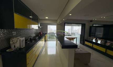 Venda de apartamento reformado e  mobiliado com 2 quartos, com Vista Mar no The Garden em Santos/SP