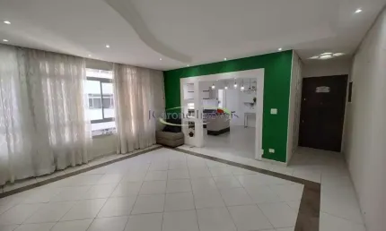 Venda de apartamento reformado no Edifício Karima, com 3 quartos, 2 suítes e varanda a 1 quadra da Praia do Embaré -  Santos