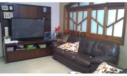 Casa com 4 quartos à venda na JOSE LOBO, R, Vila Euclides, São Bernardo do Campo, 235 m2 por R$ 900.000