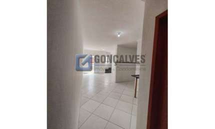 Apartamento com 2 quartos para alugar na GENERAL CAMARA, R, Vila Humaitá, Santo André, 86 m2 por R$ 2.260