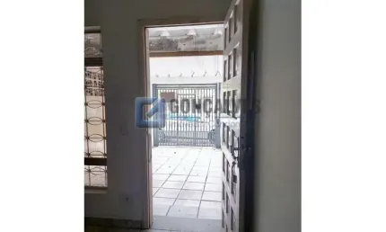 Casa com 2 quartos para alugar na LUIZ PEQUINI, AV, Santa Terezinha, São Bernardo do Campo por R$ 2.200