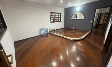 Casa com 2 quartos para alugar na BERTOLINO DA CUNHA, R, Osvaldo Cruz, São Caetano do Sul por R$ 6.700