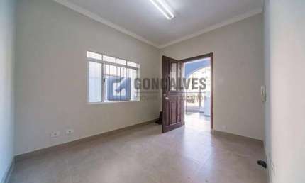 Casa com 2 quartos para alugar na VINTE E UM DE ABRIL, R, Vila Pires, Santo André por R$ 3.200