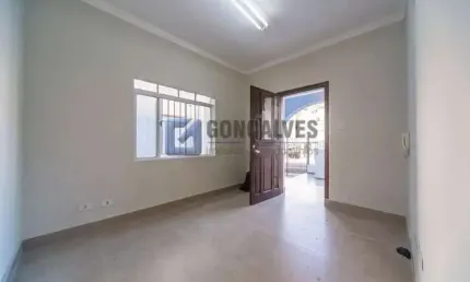 Casa com 2 quartos para alugar na vinte e um de abril, r, vila pires, santo andré por r$ 3.200