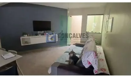 Casa com 2 quartos para alugar na MOCAMBO, R, Vila Lucinda, Santo André por R$ 2.600