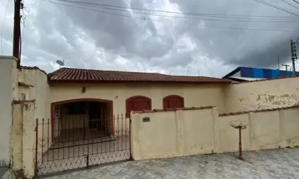 Casa térrea - conjunto habitacional pedro afonso junqueira - mg