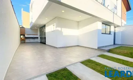 Casa com 3 quartos à venda no Jardim das Acácias, Poços de Caldas 