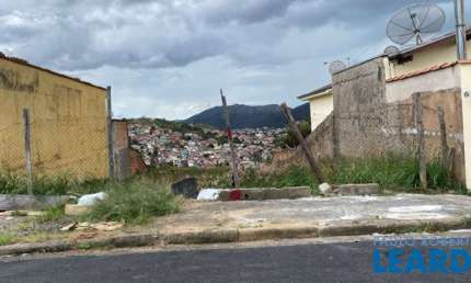 Terreno à venda no Estância São José, Poços de Caldas 