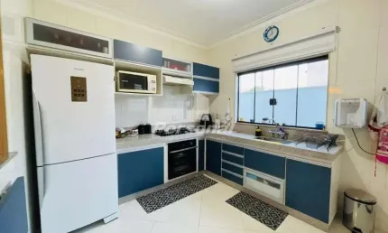Casa térrea com piscina em Condomínio fechado, em Taubaté - CA6216