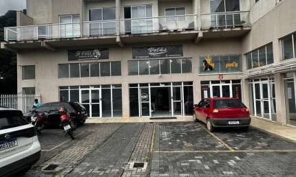 Sala comercial para venda, no bairro Santa Cândida em Curitiba - PR.