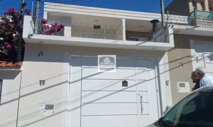 Linda casa para locação de 3 dormitórios sendo 2 duítes, na vila roque