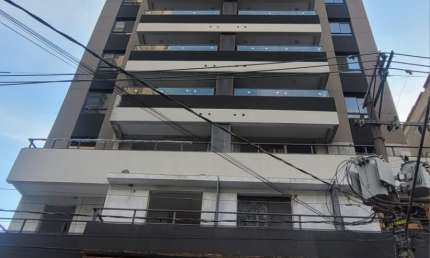 Apartamento com 38m², 2 dormitórios e terraço, o imóvel está localizado a poucos passos do Metrô Ana Rosa, na Vila Mariana