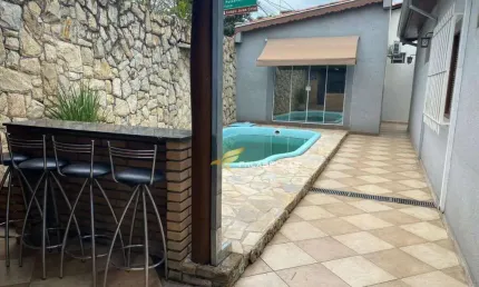 Casa com 3 dormitórios à venda, 220 m² por R$ 790.000,00 - Vila Liberdade - Jundiaí/SP