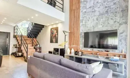 Casa com 2 dormitórios à venda, 138 m² por R$ 980.000 - Laguna Residencial Clube - Várzea Paulista/SP