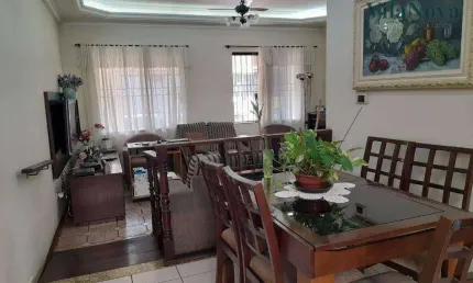 Excelente casa com 250m² à venda na vila giorgina com 3 qts, 1 suíte e 2 vagas!