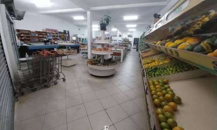 Barracão com 2 quartos, 675m², à venda em Piraquara, Centro