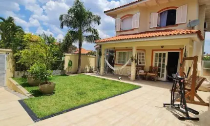 Casa à venda, 200 m² por R$ 1.600.000,00 - Granja Viana - Cotia/SP