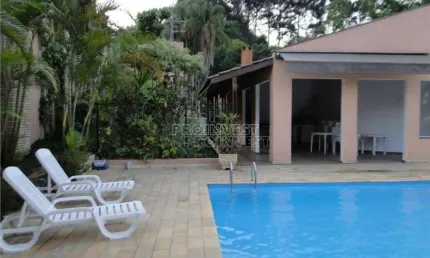 Casa com 3 dormitórios em condomínio  fechado com lazer a 300m do the square.