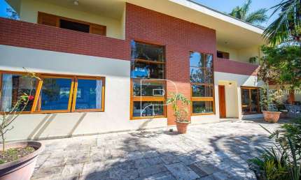 Casa com 3 suítes à venda, 332 m² por R$ 1.700.000 - Granja Viana