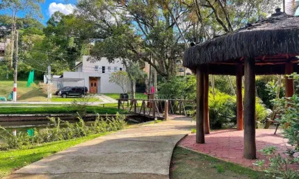 Linds casa com projeto único em um terreno de 1330 metros de frente para o lago na melhor localizacao do residencial Tambore 1