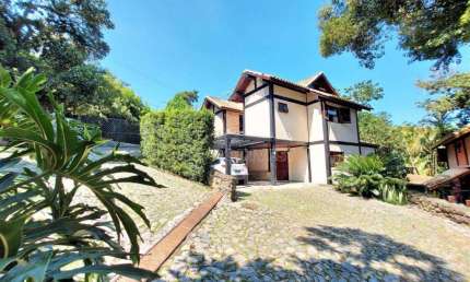 Casa com 3 dormitórios à venda, 230 m² por R$ 1.280.000,00 - Granja Viana - Carapicuíba/SP