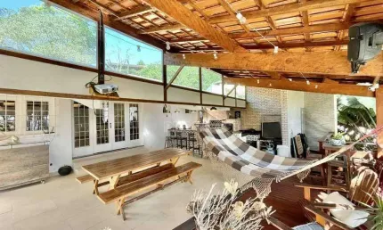 Casa com 3 dormitórios à venda, 600 m² por R$ 1.700.000,00 - Granja Viana - Carapicuíba/SP