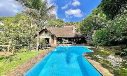 Casa com 3 dormitórios à venda, 363 m² por R$ 1.650.000,00 - Granja Viana - Carapicuíba/SP