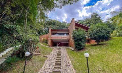 Casa mobiliada com 4 suítes no Forest Hills Granja Viana