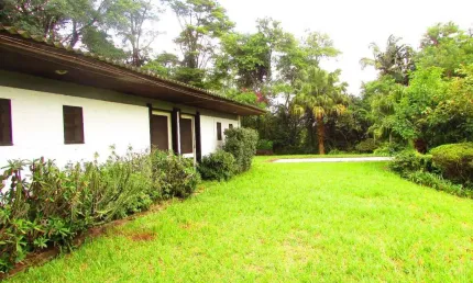 Belíssima no Parque Silvino com 385 m² por R$ 4.800.000 - Cotia/SP