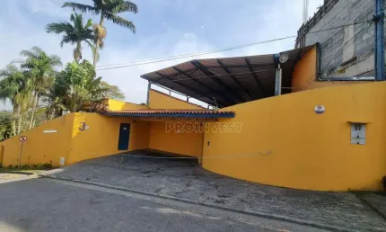 Casa comercial, Espaço Ideal para Escola, Clínica, ou Escritórios na Granja Viana.