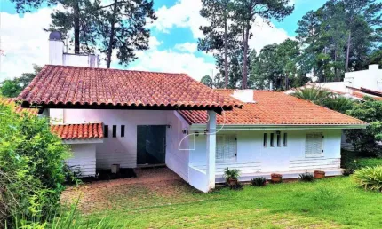 Casa com 3 dormitórios à venda, 237 m² por R$ 1.300.000,00 - Granja Viana - Carapicuíba/SP